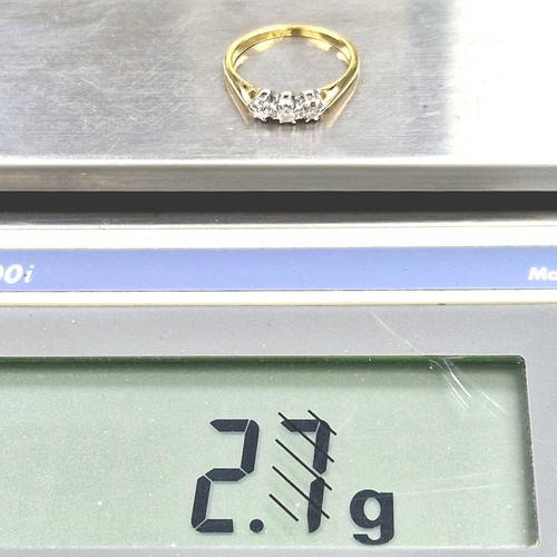 18ct Gold Diamond Trilogy Ring 0.35ct Size N 2.7g - Picture 9 of 19