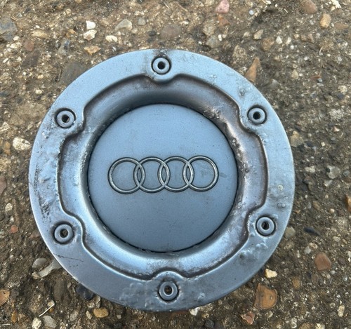1 x GENUINE Mk1 AUDI TT ALLOY WHEEL CENTRE HUB CAP SINGLE SILVER - 8N0601165A - Picture 1 of 3