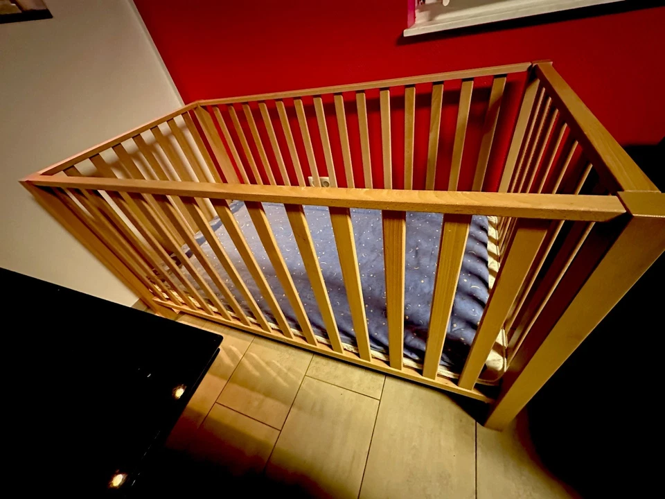 XXL-Bett/ Laufstall für Zwillinge inkl. 2 Matratzen + Bezüge von Bopita - Bild 3 von 4