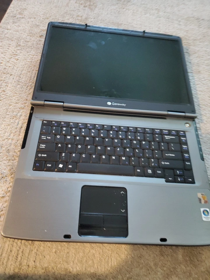 Notebook portátil Gateway Ultrabright Widescreen modelo MA3 Mt6451 cinza e preto 15" - Imagem 2 de 4