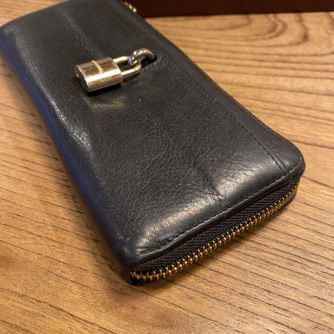 【MULBERRY】送料/関税込 M Zipper Wallet Mulberry Medium Zip Around Wallet at Jill's Consignment