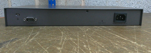 Netgear ProSecure Unified Threat Management UTM25 router - Picture 2 of 3