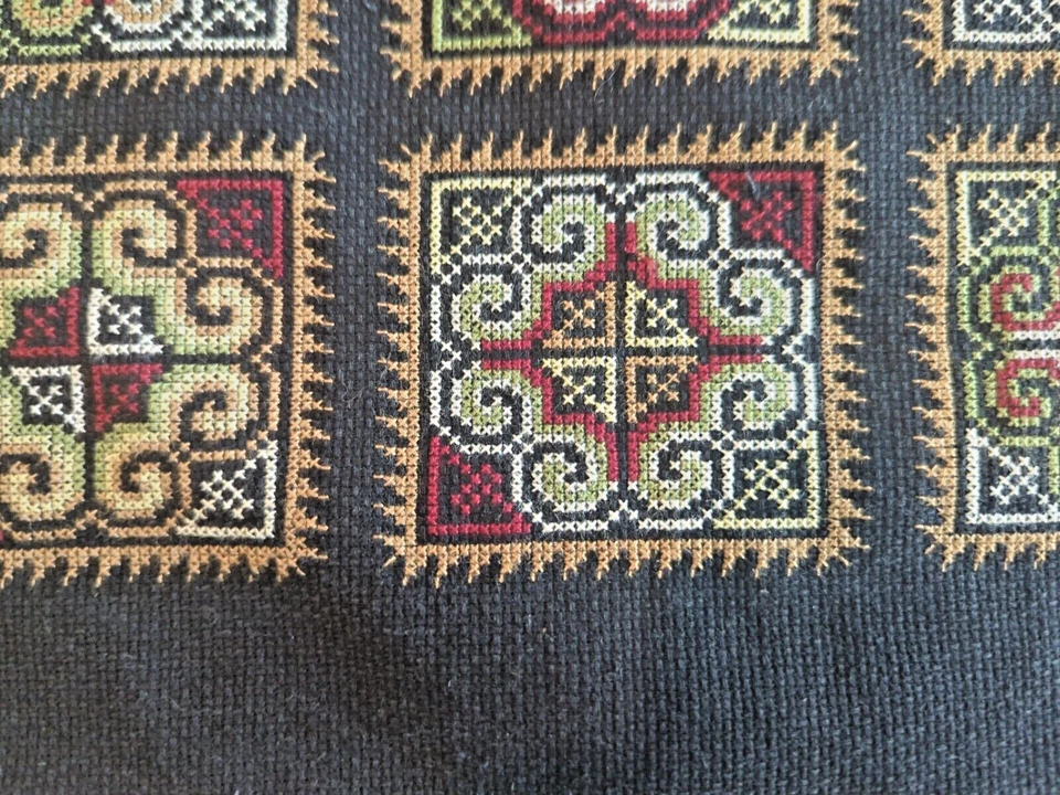 Juego de 2 fundas de almohada cosidas a mano diseño geométrico negras 16x16 clásicas Foto 4 de 4