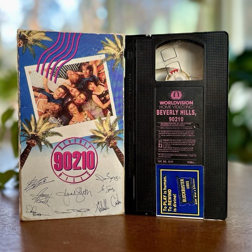 Beverly Hills 90210 (VHS, 1990) with cast signatures Blockbuster Video - Picture 4 of 4