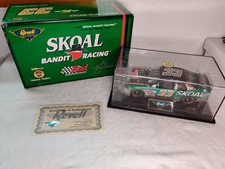 Ken Schrader #33 Skoal Bandit 1998 1/24 Nascar Diecast Revell 1 of 1,596 Limited