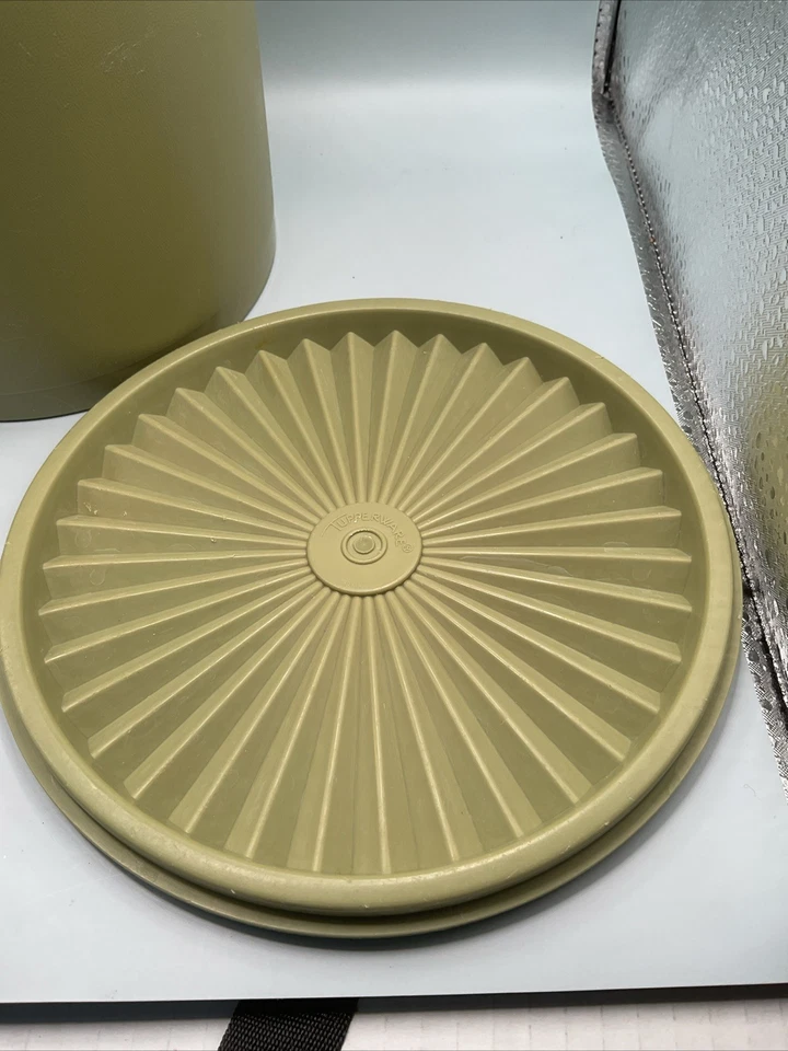 Tupperware Avocado Green 12 Cups Servalier Cookie Canister 807 Lid 808 - Image 2 of 4