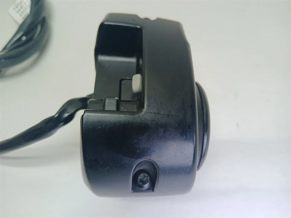 Harley-Davidson 2015 Street Glide Right Hand Control Switches 71500129C - Image 4 of 4