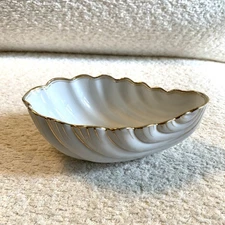 Vintage Shell Compote Candy Dish White Ceramic Porcelain Gold Trim 