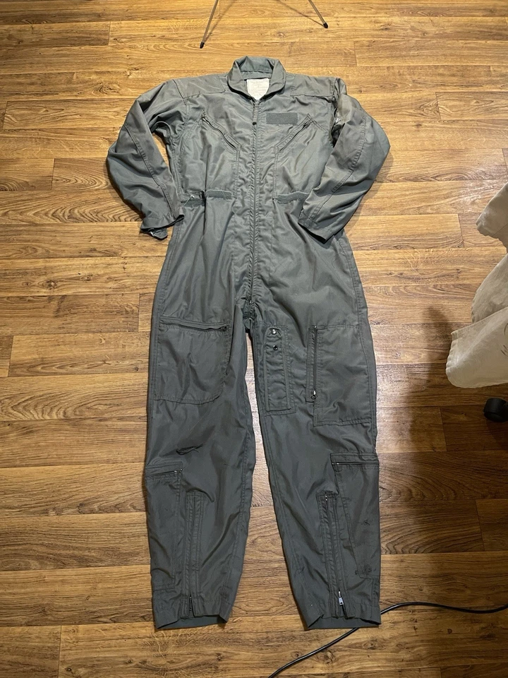 Vtg Propper CWU-27/P Flight Suit Coveralls Mens 44 Regular Sage Green Aramid FR - Image 2 of 4