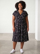 Torrid Short Sleeve Black Abstract Print Midi Faux Wrap Dress Size 3X