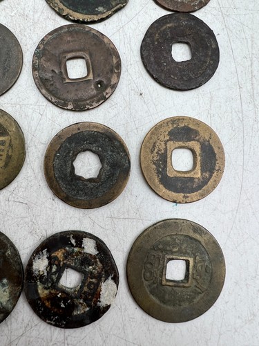 Lot of 25 China Type Cash Coins Qing / Ming / Song / Etc Dynasty - Picture 12 of 14