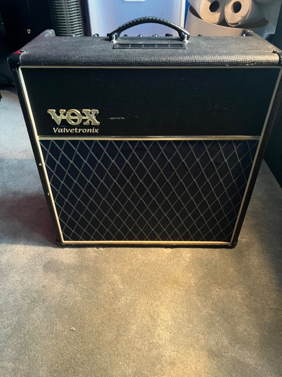 Vox Valvetronix AD60vt Guitar Combo Solid State and Tube Hybrid 