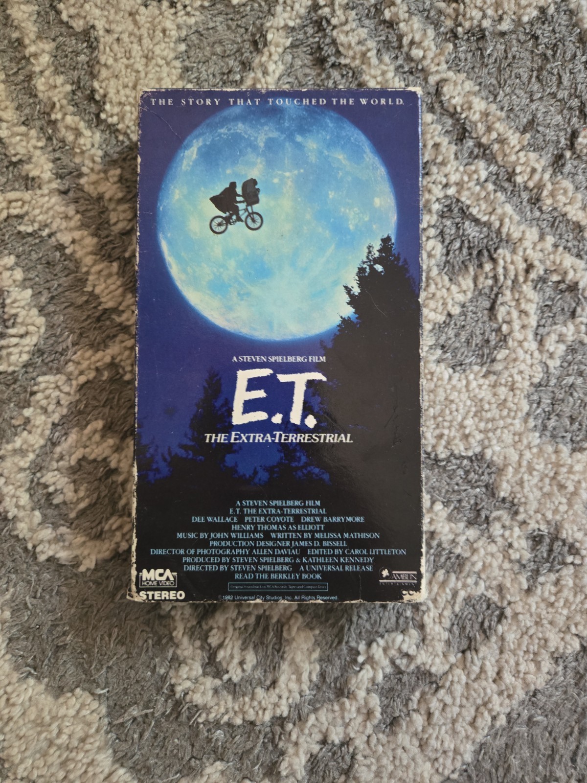 E.T. The Extra Terrestrial Movie VHS Video Tape 1988 Vintage Green Flap Cassette