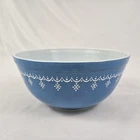 New ListingVintage PYREX Snowflake Blue Garland Mixing Bowl  2 1/2 Qt #403