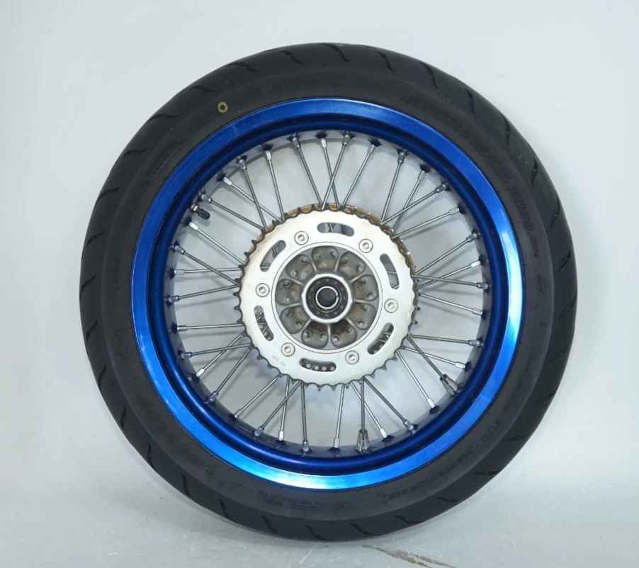 SUZUKI DRZ400SM AZUL LLANTA DELANTERA Y TRASERA NEUMÁTICO ROTOR PIÑÓN SUPERMOTO JUEGO ORIGINAL Foto 3 de 4