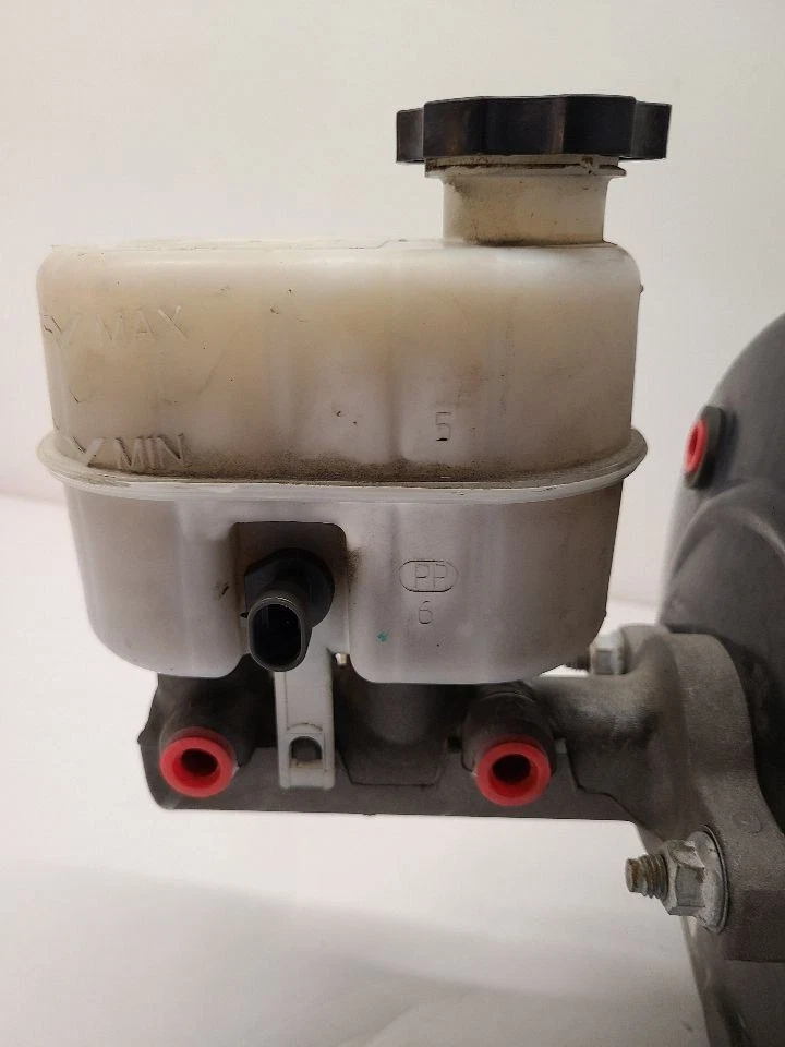 Cadillac Escalade 2012 2013 2014 potenciador de freno Foto 4 de 4