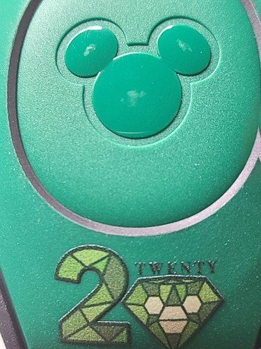 2020 Disney Celebrate 20 Jahre Pin Trading 20th Anniversary MagicBand LESEN - Bild 2 von 13