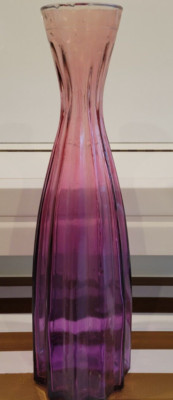 19.5 INCH VIDRIOS SAN MIGUEL AMETHYST AND PINK FLOOR VASE RIBBED 4 LBS 13 OZS
