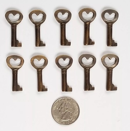 10 Unique Small Antique Vintage Style Brass HEART LOVE Keys Jewelry part. #L6 - Picture 7 of 8