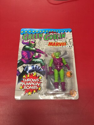 Marvel Green Goblin Throws Pumpkin Bombs Vintage 1991 figure (New)