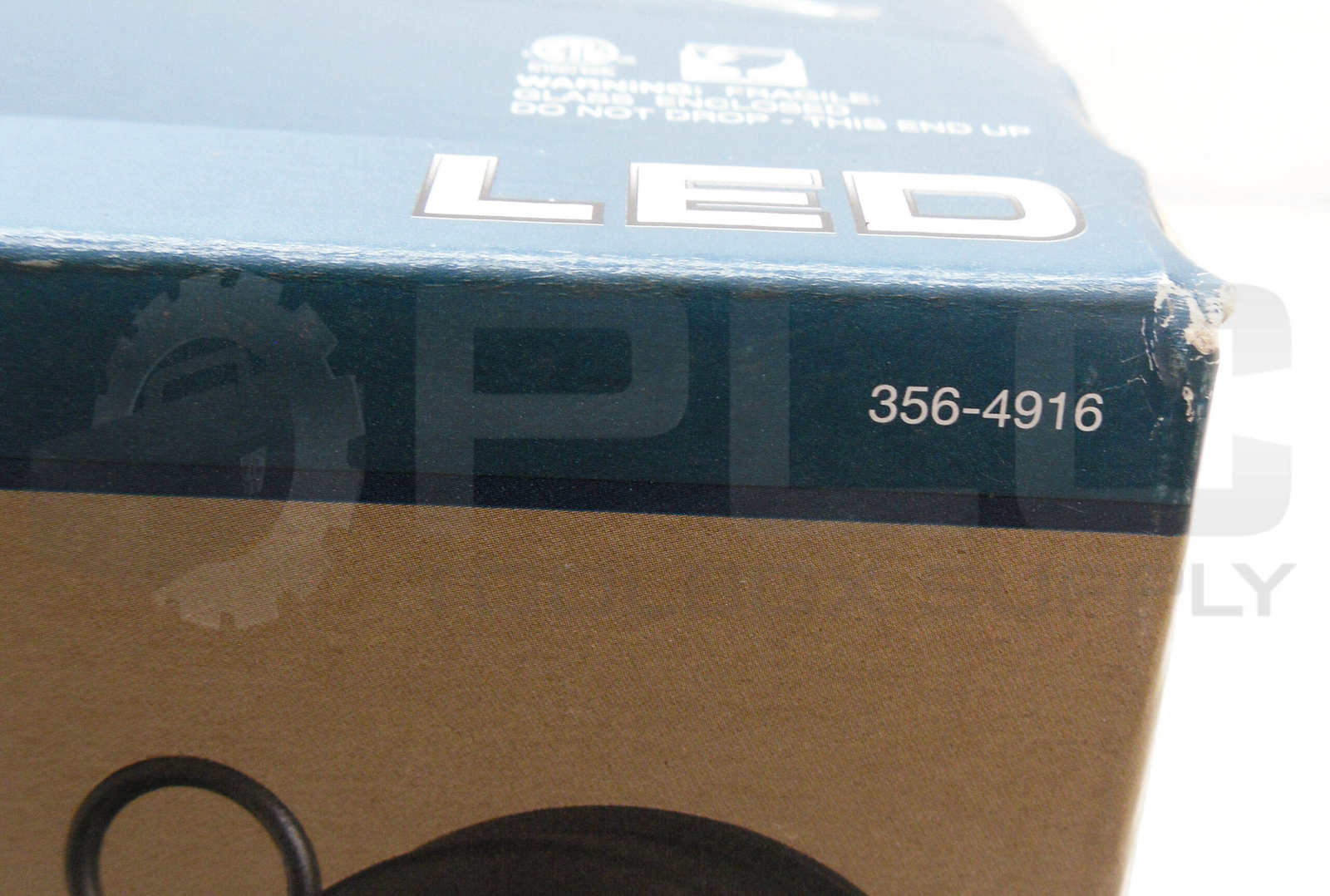 SEALED NEW PATRIOT LIGHTING 356-4916 WALL MOUNT LED LIGHT 320 LUMENS