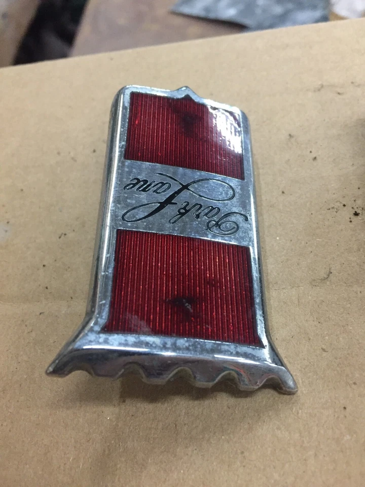 Mercury Park Lane Marauder 1964 guardabarros delantero emblema par LF RF cromado Foto 4 de 4