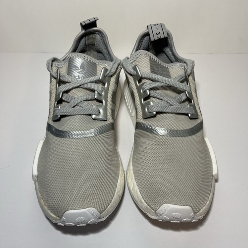 Talla 8.5 - Zapatos de entrenamiento para mujer Adidas NMD_R1 plateados mate con cordones - Imagen 2 de 8