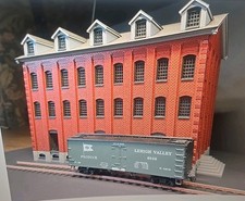 N Scale Norwich Factroy Warehouse Building Kit For Railroad Scenery Gray color 