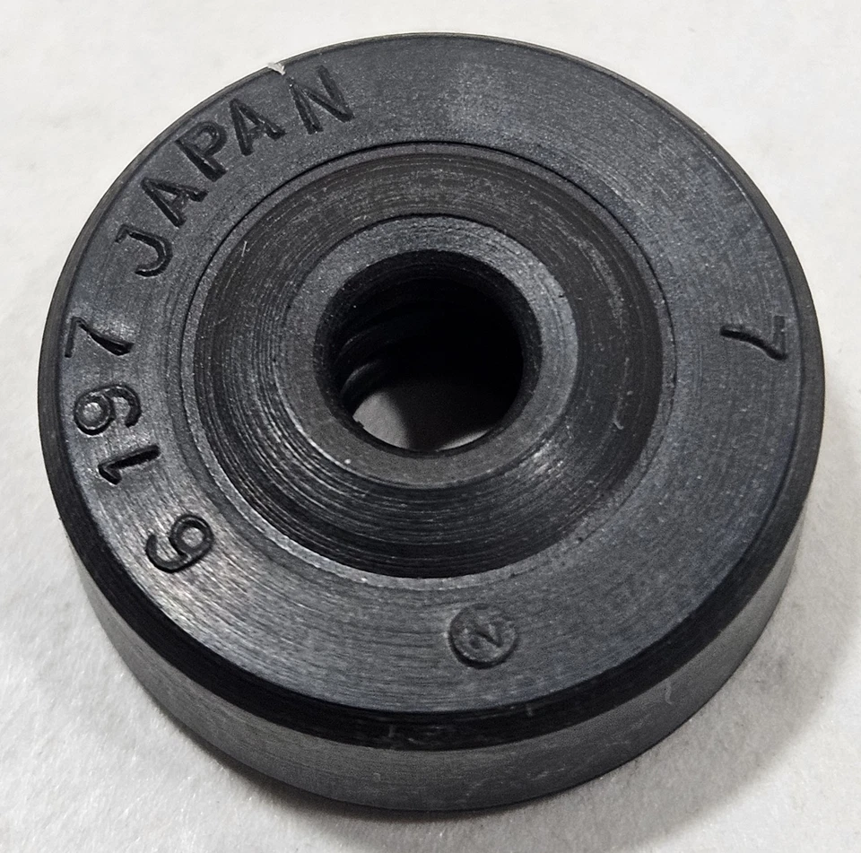 1 NOVO selo de óleo genuíno Suzuki RV125 TC125 TS185 TS125 T125 TC185 FABRICANTE DE EQUIPAMENTO ORIGINAL 09285-06006 - Imagem 2 de 3