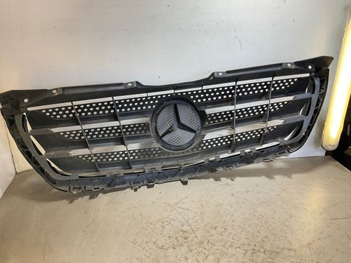 Mercedes-Benz Sprinter W906 2015 Front bumper upper radiator grill A9068800785 - Picture 6 of 8