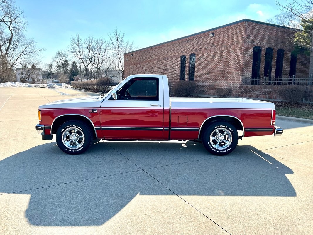 1989 Chevrolet S10 for sale in Fraser Michigan