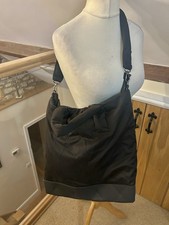 Zara Umhängetasche gesteppt Puff schwarz