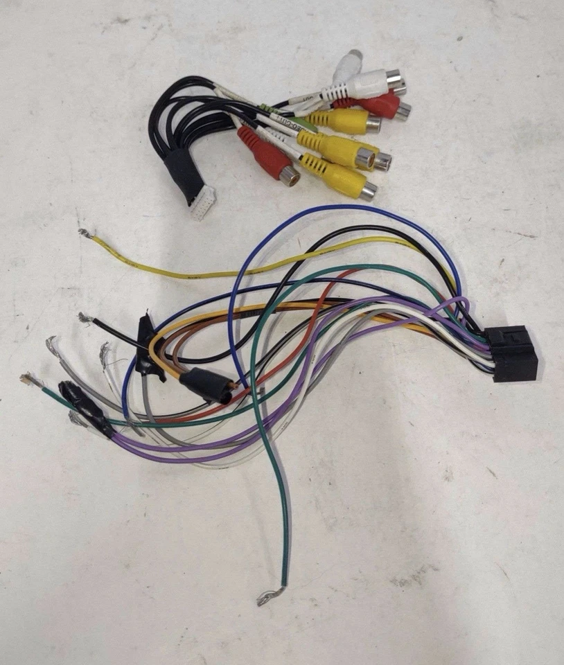 TView Single Din 9.3" Widescreen Color LCD Monitor/DVD Receiver - Image 4 of 4