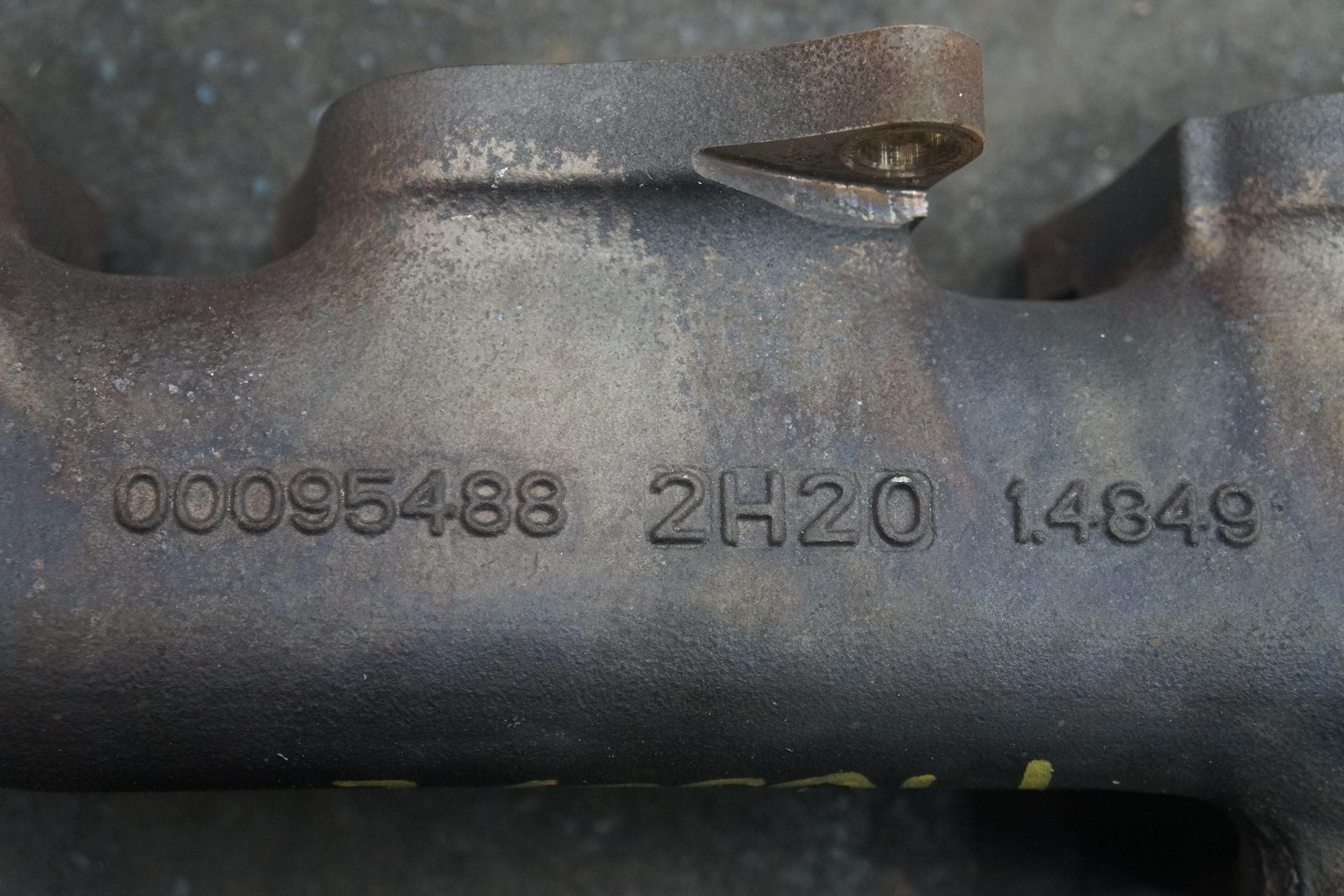 Left Exhaust Manifold Header Pipe 00095488 OEM McLaren MP4-12C
