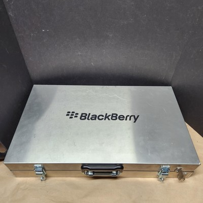 BlackBerry Stainless Steel Lockable Salesman Store Display Sample Briefcase