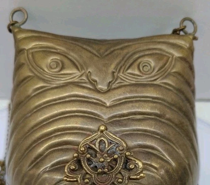 Vintage 1940's Brass Owl Purse With Purple Crushed Velvet Lined Interior - Image 2 of 4