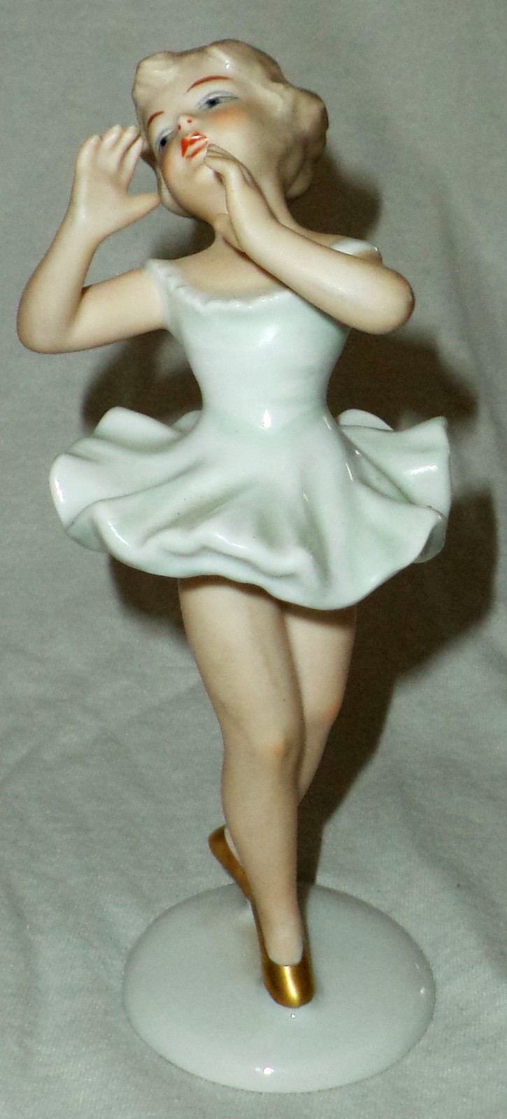 Wallendorf Ballerina Dancer Girl Porcelain Figurine 1764