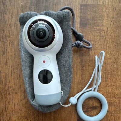 Samsung Gear 360 SM-R210 VR Camera White 360 Video Recording USB Lithium-Ion