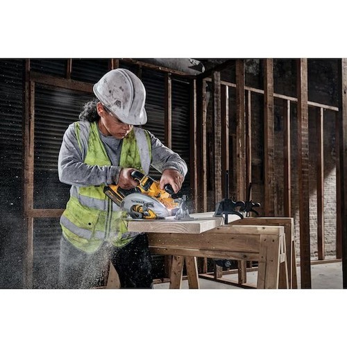 DeWalt DCS573H2T 18v 190mm XR High Power Brushless Circular Saw Kit and 2 x 5ah - Picture 7 of 12