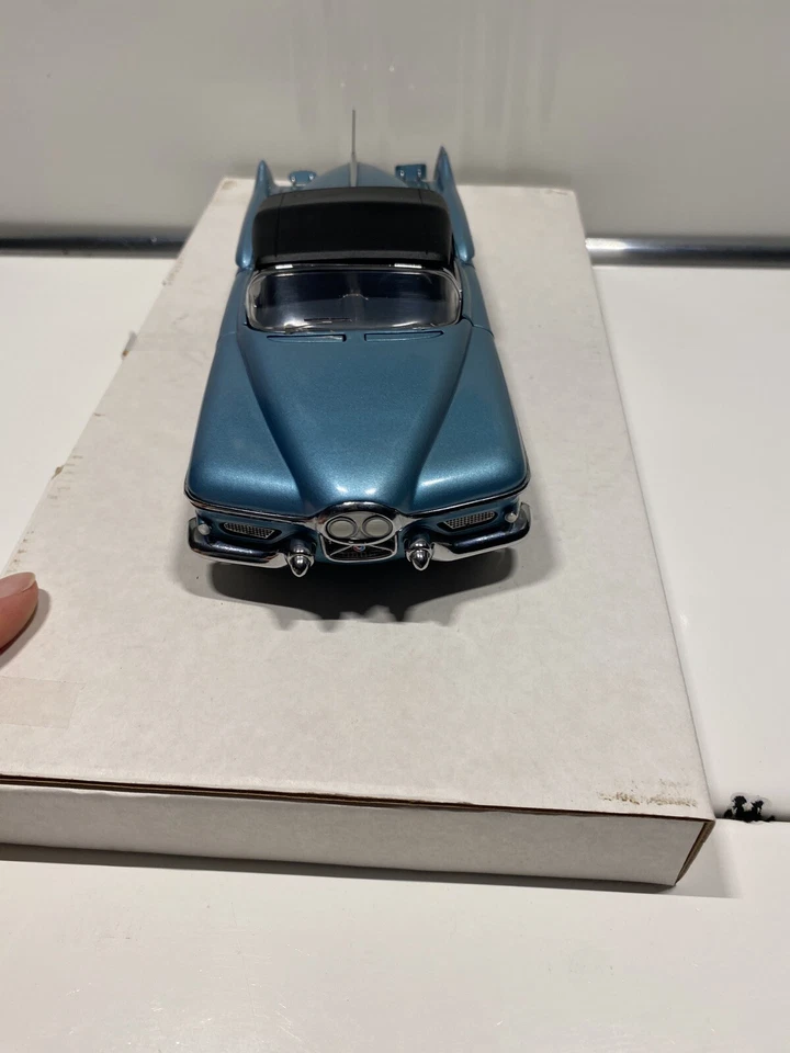 1:24 Franklin Mint 1951 Buick Lesabre Show Car - Image 2 of 4