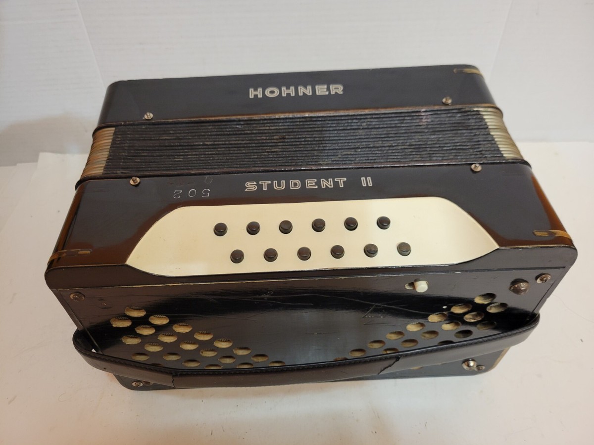 Hohner Student 80 アコーディオン 5856 - Red Hohner Student 80 Piano Accordion LMM 37 80 $1499