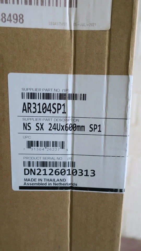 NEW APC AR3104 Netshelter SX 24U Server Rack Enclosure Cabinet 600mm x 1070mm - Image 3 of 4