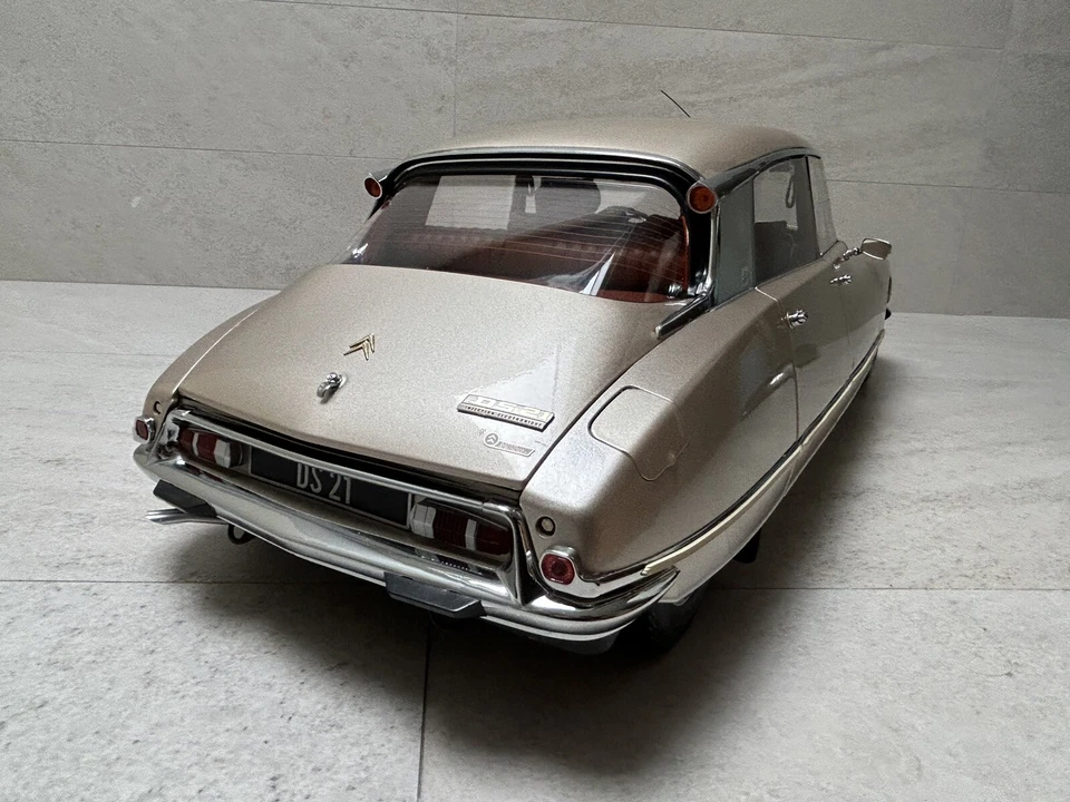 Citroen Ds 21 1/8 Altaya De Agostini  - Immagine 3 di 4