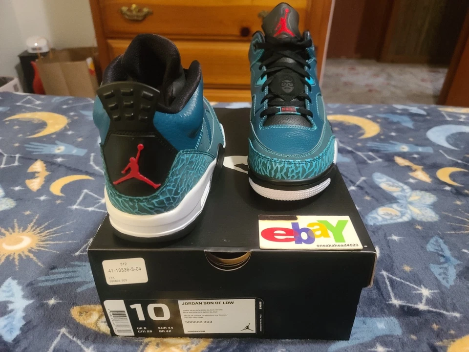 Jordan Son of Mars Low 2013 Dark Sea/Gimnasio Rojo-Negro-Blanco 580603 303 Nuevo con etiquetas Foto 3 de 4