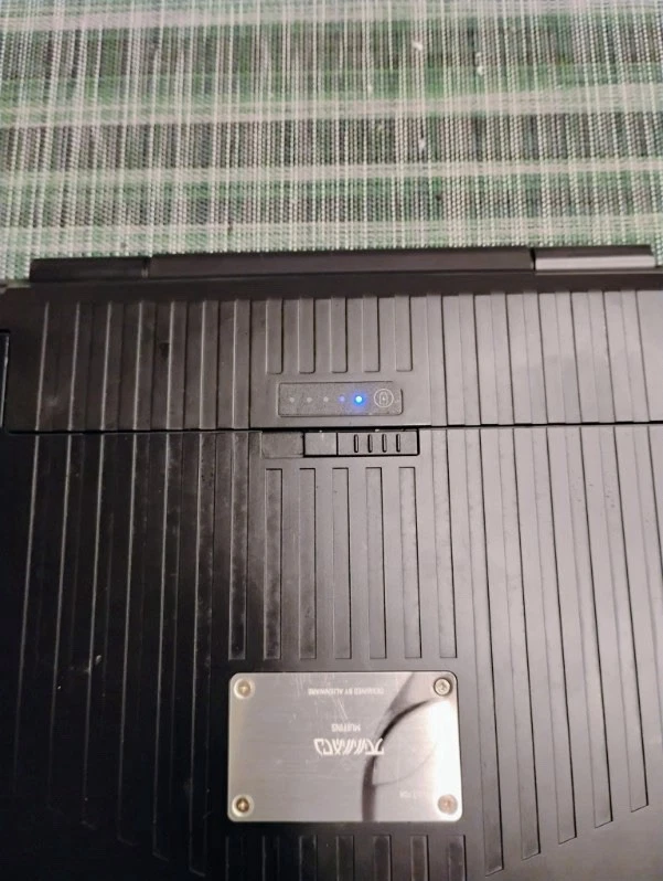 Alienware M15X Laptop Intel I7-920xm 8gb Ram 256g SSD 15.6 Windows 11 Parts Only - Image 3 of 4