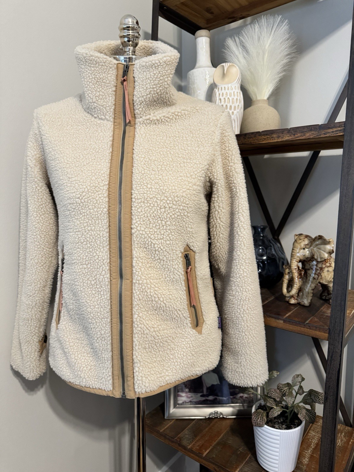 Patagonia Divided Sky Jacket Pile Fleece Womens S Drifter Natural w/Bearfoot Tan