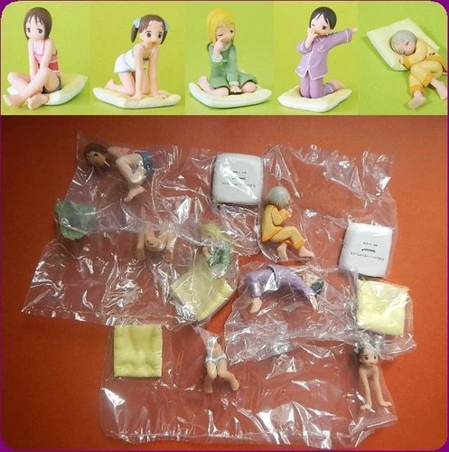 Strawberry Marshmallow Stayover Edition Figure 　Box Version Limited Edition RARE