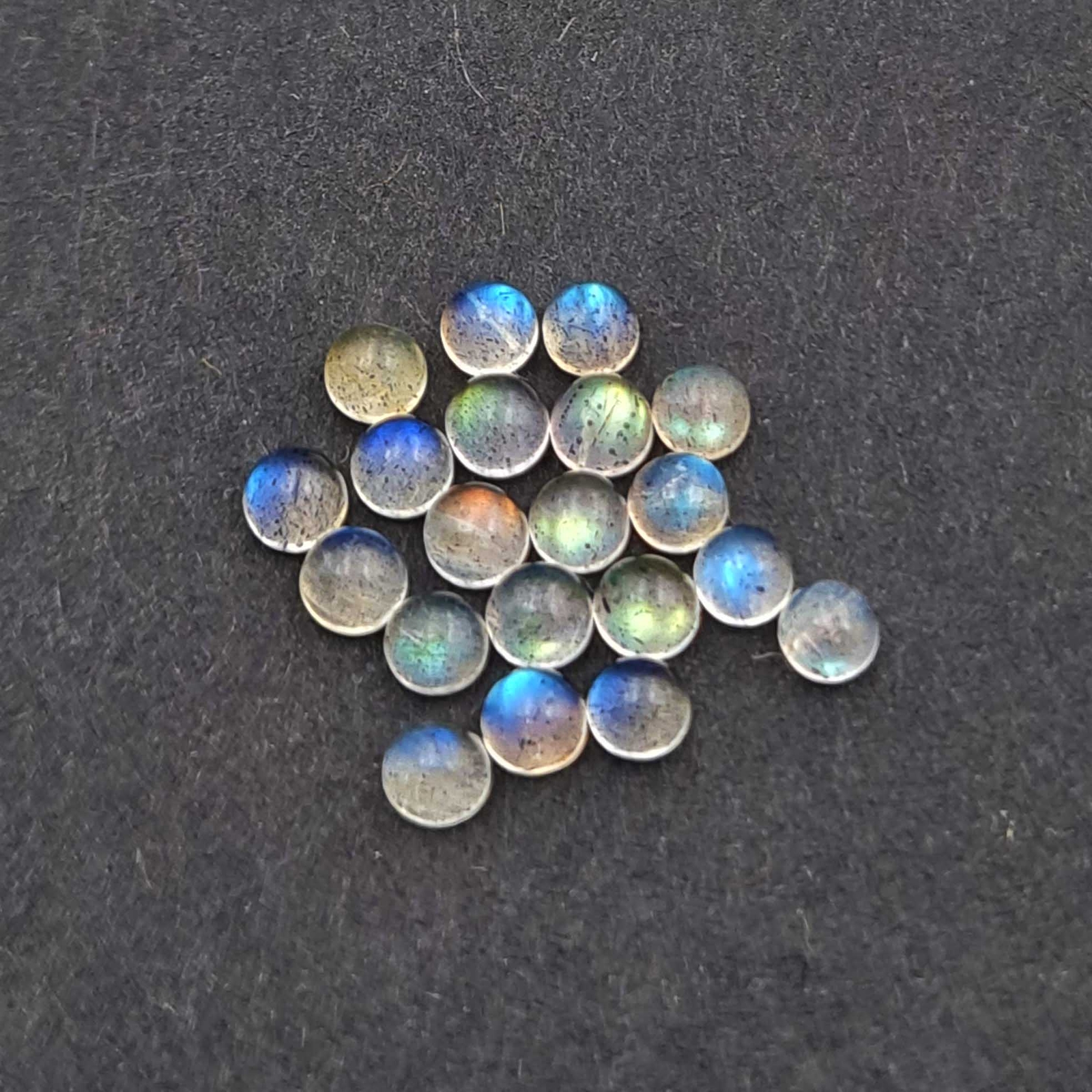 Tranche Labradorite feu