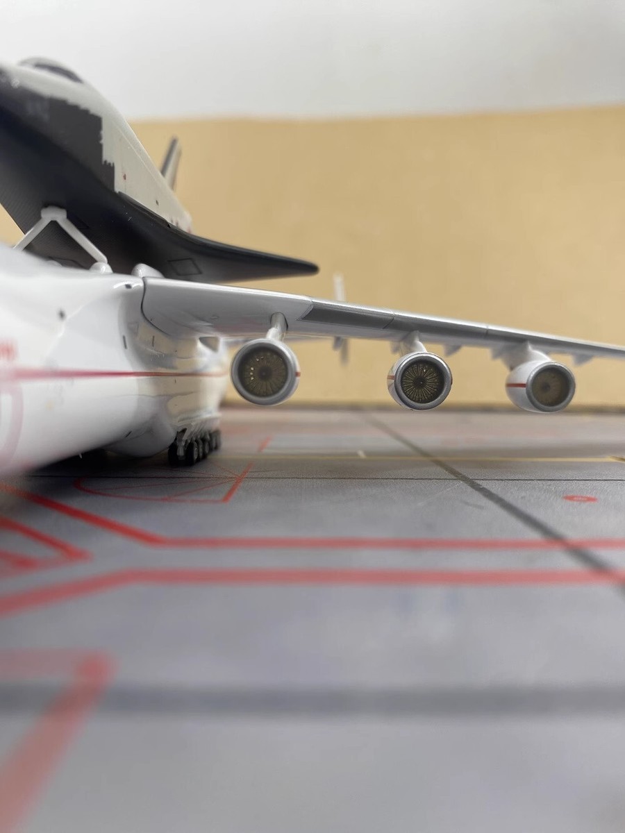 1:400 YY Models Antonov An-225 With 1:400 YY Models Antonov An-225 With