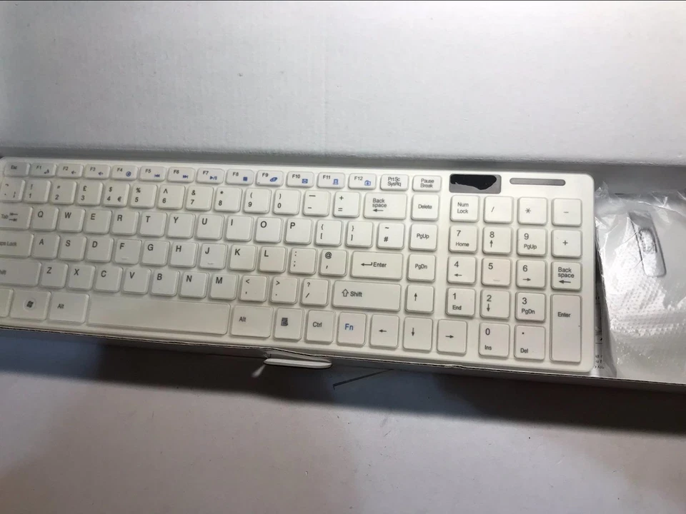White Wireless Keyboard with Number Pad and Mouse for HP All-in-One 24-g029na - Image 2 of 4